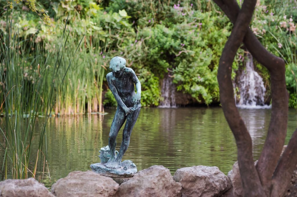 The crab fisher boy statue in Japanese Garden