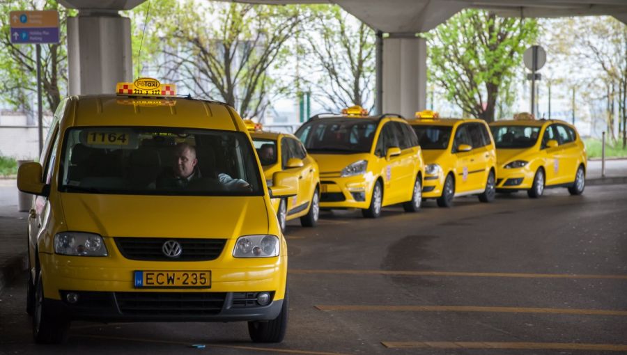 budapest travel bus