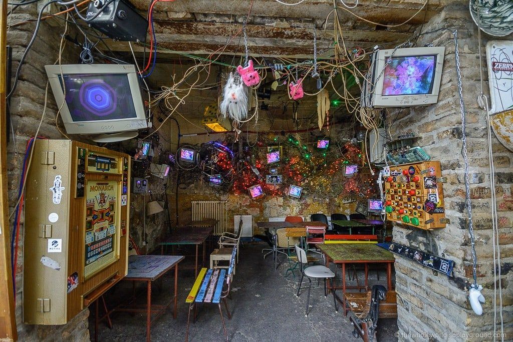 Szimpla-Kert-Ruin-Bar-Budapest-5