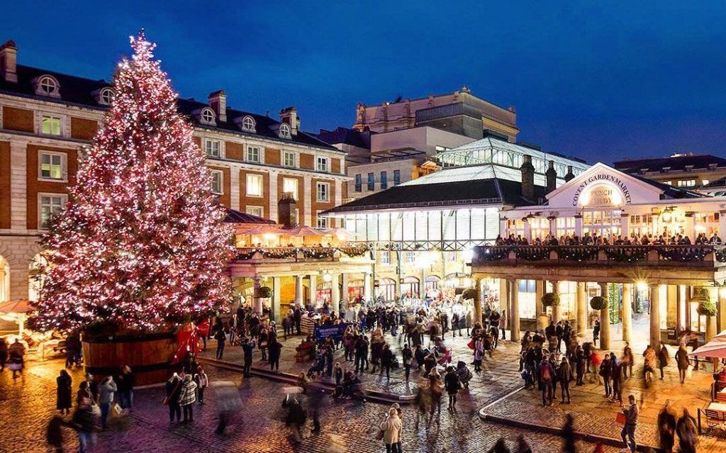 Discover the 19 best hotels in London for a magical Christmas stay! From luxurious decor and festive afternoon teas to cozy rooftop chalets and stunning holiday views, find the perfect hotel to experience London’s holiday charm. Ideal for a memorable Christmas getaway in the heart of the city. Click to see more on where to stay in london for christmas. Where To Stay In London During Christmas, Christmas Time, London Hotels At Christmas, Best London Hotels At Christmas, Christmas In London Hotel