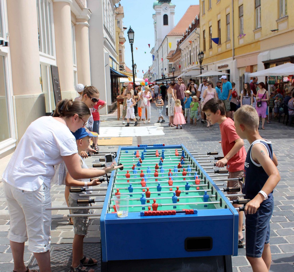 Ingyenes kültéri csocsó a 2016-os Győrkőcfesztiválon