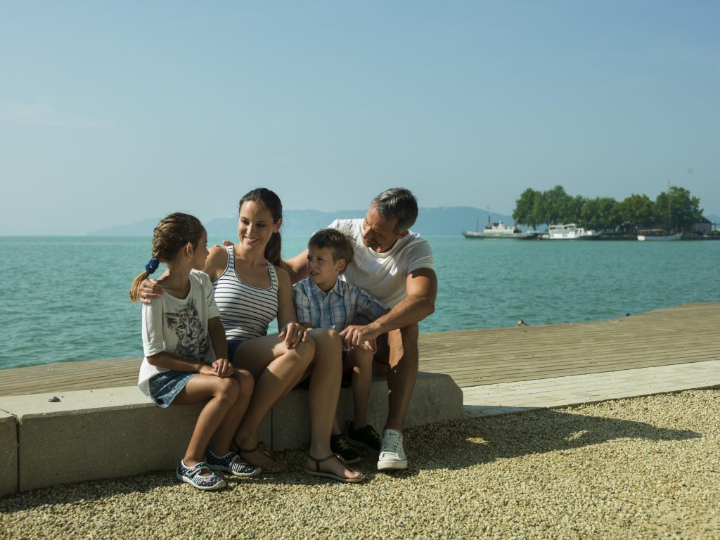 családi nyaralás a Balatonnál