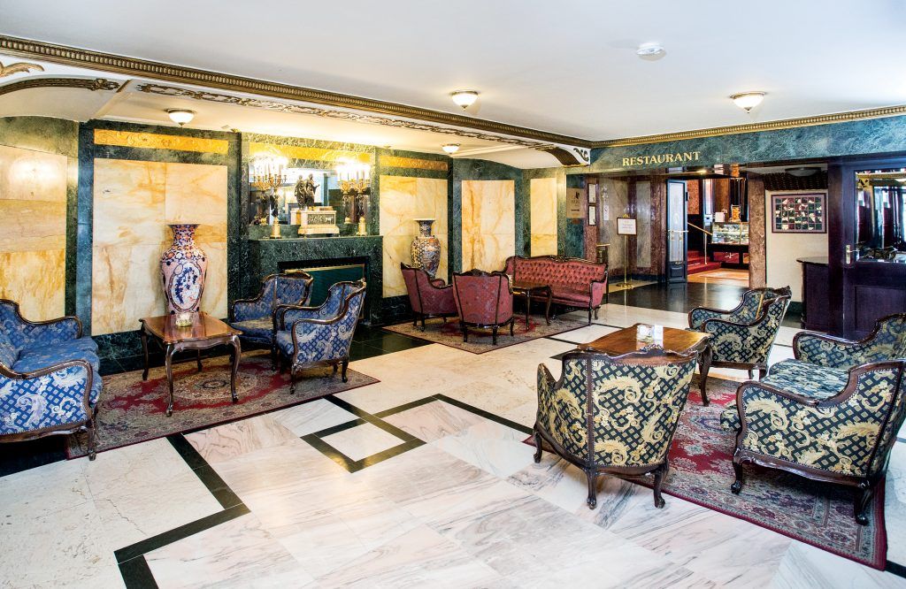 Danubius Hotel Astoria lobby