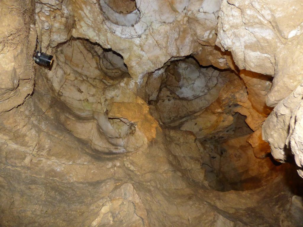 Lóczy barlang
