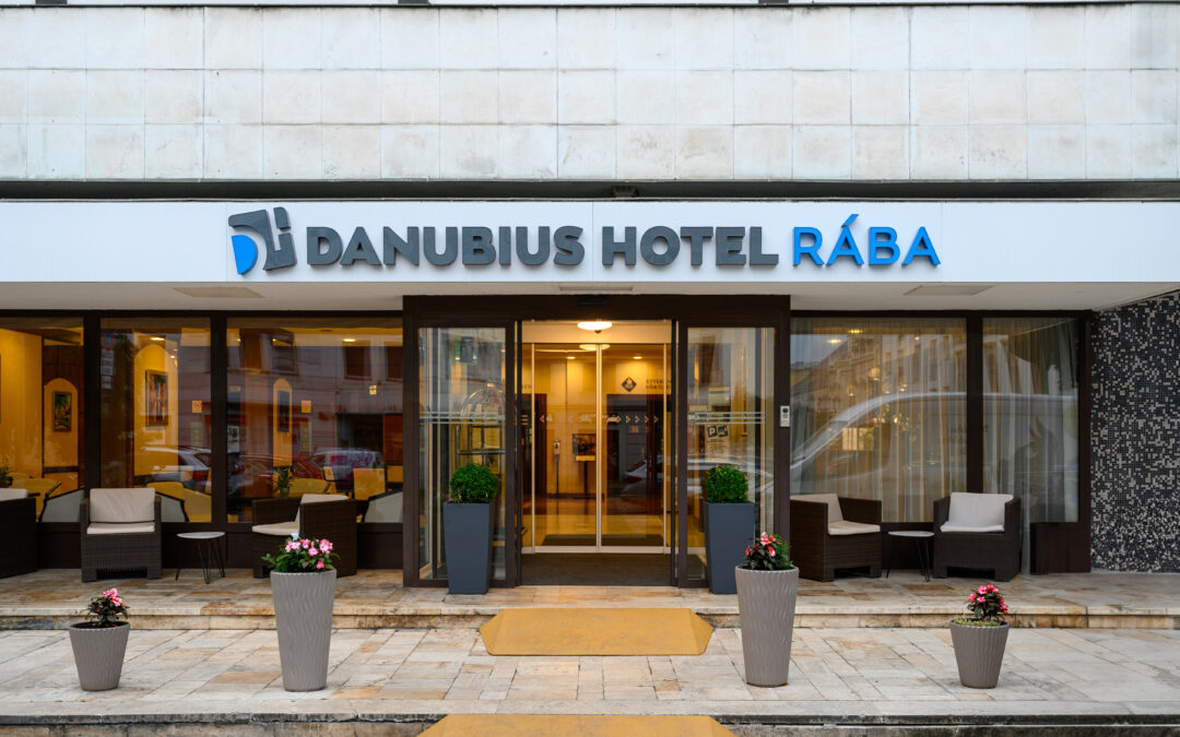 A 120 éves győri Danubius Hotel Rába egész éves programsorozattal ünnepel