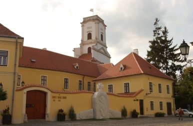 Епископский замок (Püspökvár)