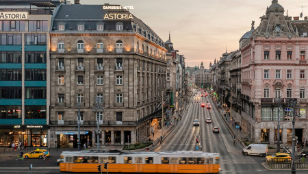 A 110 éves Astoria maga a történelem!