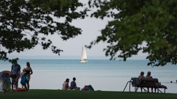 Balatoni Pihenés a Danubius Hotel Annabellában félpanziós ellátással (napi ár, szabadon lemondható) Balatonfüred